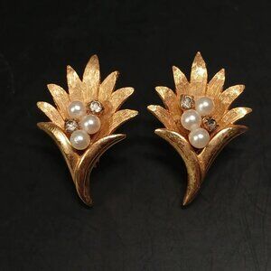 Corocraft Gold Clip-On Earrings Faux Pearls Rhinestones Leaf 1” 7.1g Midcentury